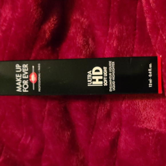 MAKE UP FOREVER ULTRA HD SOFTLIGHT - color 30 golden champagne - Picture 3 of 5